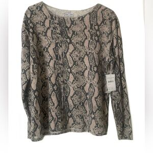 LongSleeve Blouse Snack Print